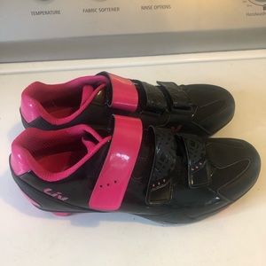 LIV fera cycle shoes peloton nordictrack 10.5
